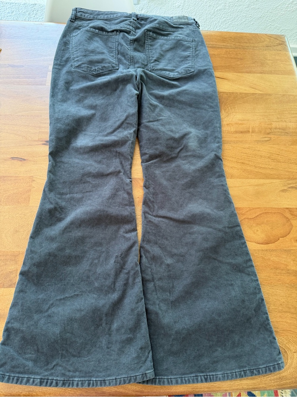 American Eagle Outfitters Super High-Rise Flare Corduroy in Gray Size 10 Short - Picture 11 of 12